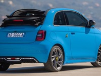 アバルト 500e にオープン設定、『500e カブリオレ』の写真を公開 画像