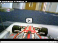 ［動画］ハミルトン、リモコンでF1を操る!? 画像
