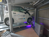 自動ワイヤレス充電を運用---技研製作所が超小型EV用の機械式駐車場で実証 画像