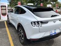 フォードのEV、テスラ「スーパーチャージャー」で充電可能に…2024年から北米で 画像