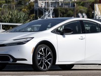 トヨタ プリウス PHEV 新型、パワーは倍増…米国仕様［詳細画像］ 画像