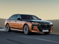 BMW 7シリーズEV、初の後輪駆動とMハイパフォーマンスモデルを追加 画像