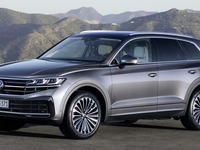 VW『トゥアレグ』改良新型、表情を大胆チェンジ…欧州で発表 画像