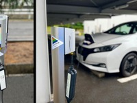 後付け簡単な個別設置向けEV充電サービス、オムロンとユビ電が実証実験開始 画像