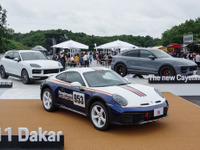 オフロードポルシェ『911ダカール』と新型『カイエン』を本邦初公開、あの番組風演出にポルシェオーナーら笑顔 画像