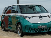 VW『ID. Buzz』、250mm長いロングホイールベース登場…3列シートで7名乗り 画像