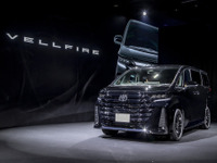 【トヨタ アルファード/ヴェルファイア 新型】ヴェルファイアは廃止寸前だった…新型は広い世界へ 画像