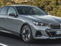 BMW『i5』、5シリーズ 新型のEVは航続582km…グッドウッド2023出展へ 画像