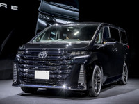 【トヨタ ヴェルファイア 新型】漆黒メッキの外装とターボエンジンで引き立つ個性［詳細画像］ 画像