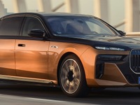 BMW i7 に頂点「M70」、660馬力ツインモーター搭載…グッドウッド2023出展へ 画像