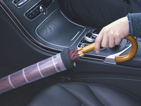 傘の悩み解消! 車内をスマートに演出する収納アイテム【特選カーアクセサリー名鑑】 画像