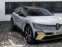 ルノー メガーヌ に初のEV、航続450km…グッドウッド2023出展へ 画像
