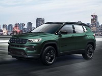 「黒」がスタイリッシュな限定車、ジープ コンパス に「ナイトイーグル」 画像