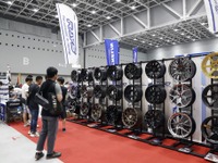 レイズの最新モデルが集合! チームデイトナ、A・LAP、グラムライツで足元に差をつける…群馬パーツショー2023 画像