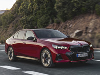 【BMW 5シリーズ 新型】EVセダンの2モデルを設定…ラインナップ価格は798万円から 画像