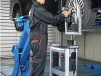 電動タイヤリフターを14日間無料レンタル、KTCが法人向けお試しサービス開始 画像