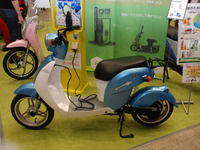 【東京モーターサイクルショー09】イー・キューブ、電動バイクのレンタルが好評 画像