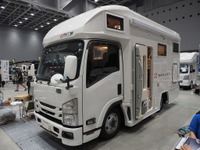 新型いすゞ『ビーカム』ベースのモデルも受注開始、日本特殊ボディー『サクラ』…ALL関東キャンピングカーフェア2023 画像