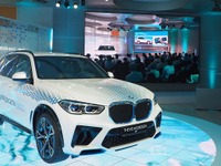 水素を使った燃料電池の現状や将来像とは?…BMW、トヨタの開発担当者が語る 画像