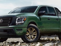 日産の大型ピックアップトラック、V8はクラス最強の400馬力…タイタンに2024年型 画像
