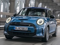 MINI世界販売0.2％減、ハッチバックのEVは8.8％増　2023年上半期 画像