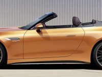 太平洋に沈む夕日、メルセデスAMG SL を「マヌファクトゥーア」でカスタマイズした限定車 画像