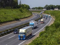 高速道路でのトラックの最高速度は引き上げるべきか？…物流2024年問題 画像