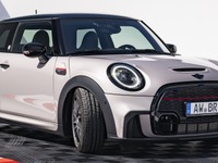 MINI に「ブルドッグ・レーシング」仕様登場…ニュル24時間での健闘を称えるJCW 画像