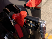 ガソリン高騰で補助金延長…新聞ウォッチ週末エディション 画像