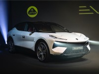 初の電動で初のSUV、ロータス『エレトレ』はファミリー向けでも妥協は無い［詳細画像］ 画像