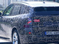 「X」テールライトが見えた！BMW『X3』次期型、最新プロトタイプから見えたものは 画像