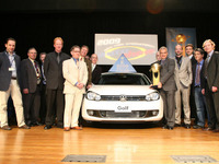 WCOTY ワールドカーオブザイヤーは VW ゴルフ 画像