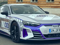 アウディスポーツ40周年で記念車、高性能EVがベース…氷上レースに着想 画像