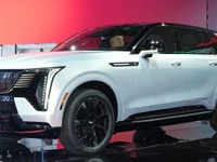 キャデラックの大型SUV『エスカレード』にEV仕様、IQ の航続は724km　2024年米国発売へ 画像
