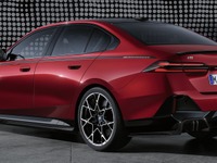 BMWの新型EVセダン『i5』に「Mパフォーマンスパーツ」を設定　10月欧州発売へ 画像