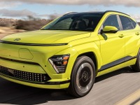 ヒョンデの小型SUV『コナ』新型にEV、米国仕様は航続418km…今秋発売へ 画像