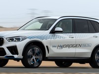 最高気温45度での耐熱テストを完了、BMW『X5』の燃料電池車 画像