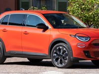 フィアットの新型EV『600e』、欧州発売へ…最上位「La Prima」設定 画像