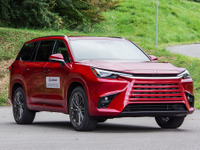 『LX』よりも長い！レクサスの3列シートSUV『TX』も日本初公開、導入の可能性は…？ 画像