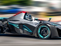 1名乗りの軽量570kgスーパーカー、『Mono』新型…完全オーダーメイドの第1号車を納車 画像