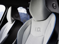 VWのEVセダン『ID.7』、ツボ押しマッサージ機能付きシート設定…骨盤活性化効果も 画像