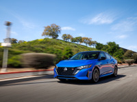 日産が『セントラ』2024年型を発表、新解釈のVモーショングリル装着［詳細画像］ 画像