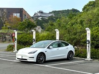 忍びはEVで？ エネチェンジが伊勢忍者キングダムに充電器を設置 画像