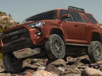 トヨタ 『4ランナー』にオフロード走行を重視した「TRDプロ」仕様を設定…米2024年型 画像