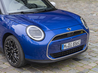 MINI ハッチバック 新型、EVの新写真を公開…中国と英国で生産へ 画像