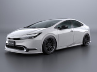 プリウス新型をよりスタイリッシュに、アーティシャンスピリッツがエアロパーツの先行予約開始 画像