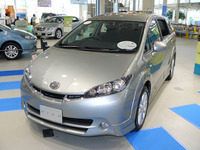 【トヨタ ウィッシュ 新型】180cm+・90kg+チェック…1列目は問題なし 画像