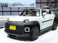 コペンとはちょっと違う、お散歩気分で楽しむ軽オープンBEV　ダイハツ『OSANPO』…ジャパンモビリティショー2023 画像