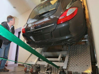 【上海モーターショー09】ポルシェ パナメーラ 、地上425ｍの摩天楼へ 画像