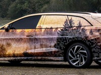 VW初のEVワゴン『ID.7ツアラー』、プロトタイプの写真…実車は2024年発表へ 画像